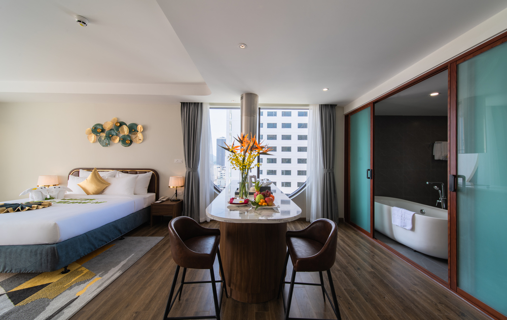 room detail thumbnail 2