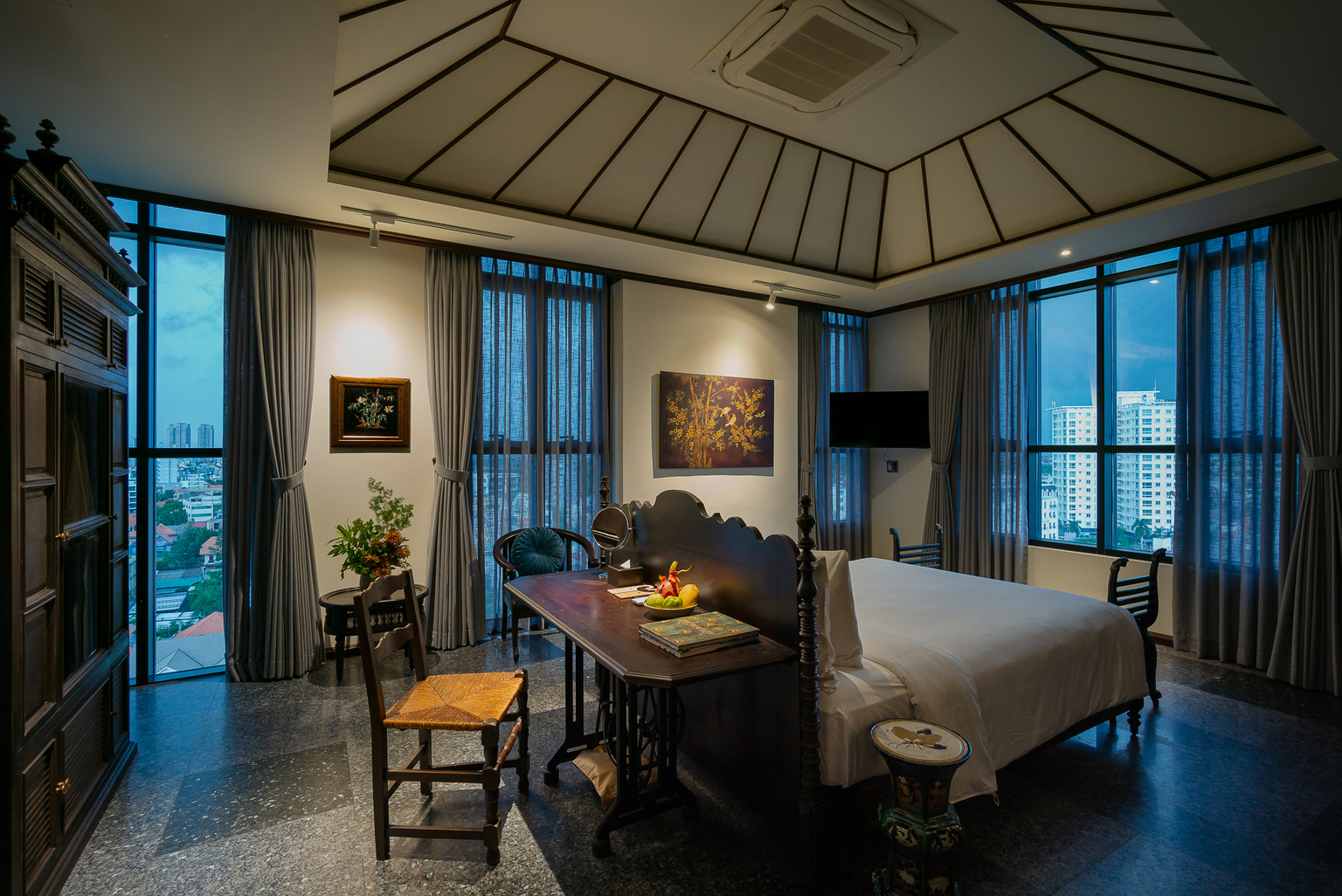 room detail thumbnail 2