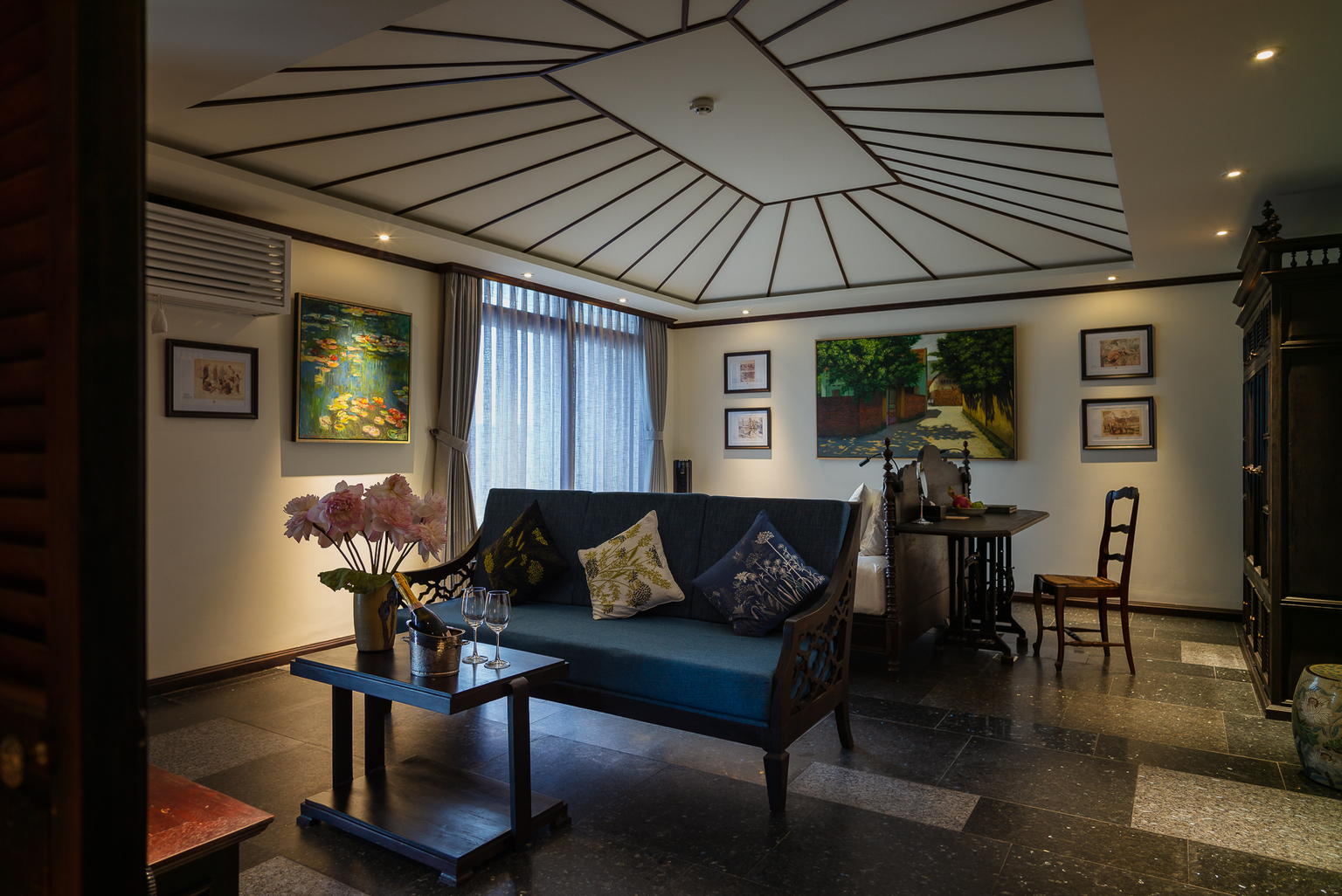 room detail thumbnail 2