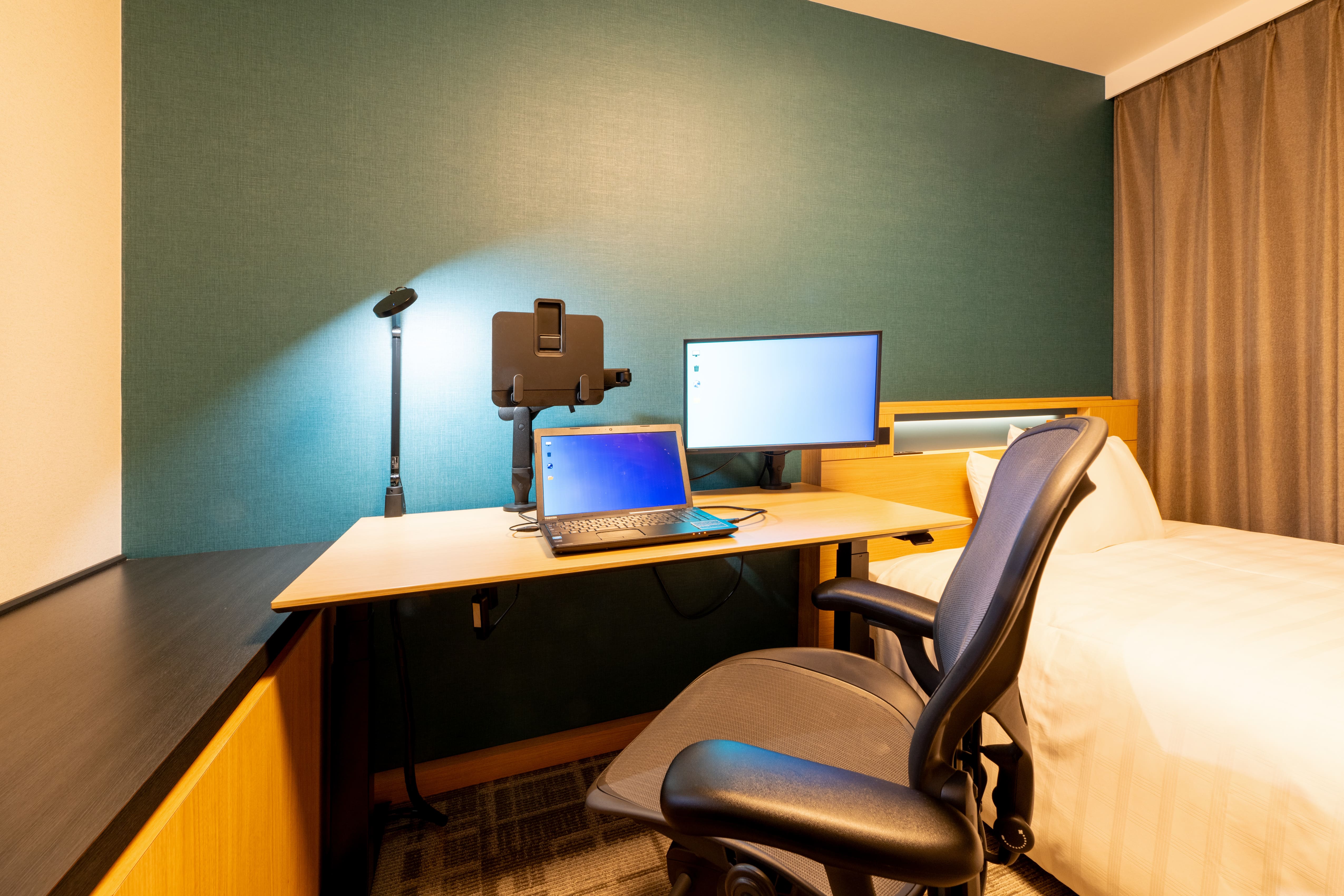 room detail thumbnail 1