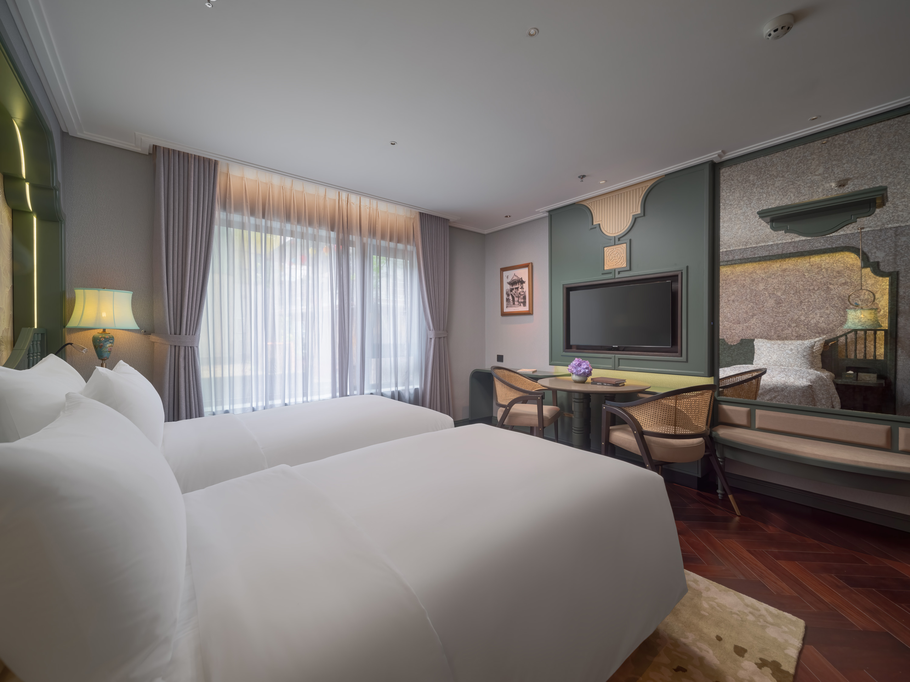 room detail thumbnail 2