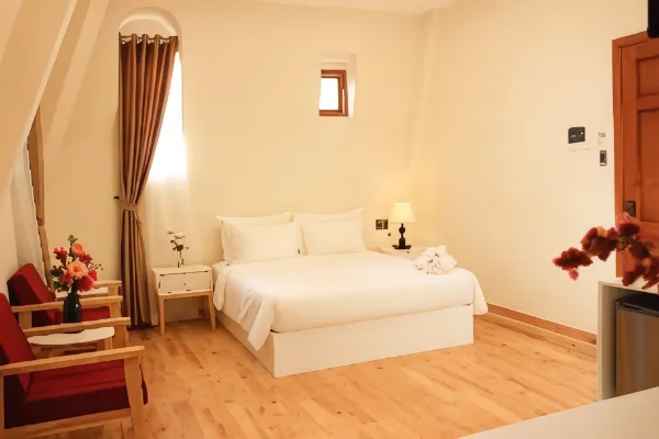 room detail thumbnail 1