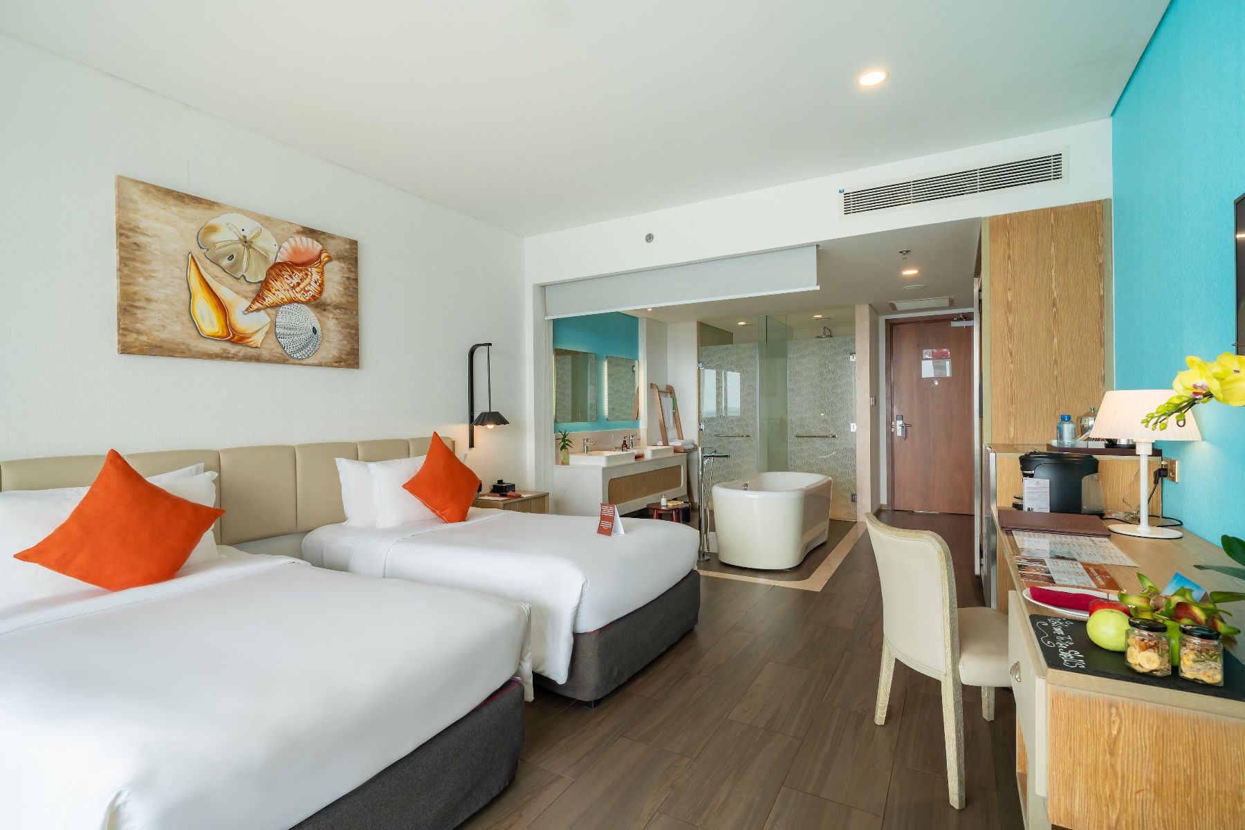 room detail thumbnail 1