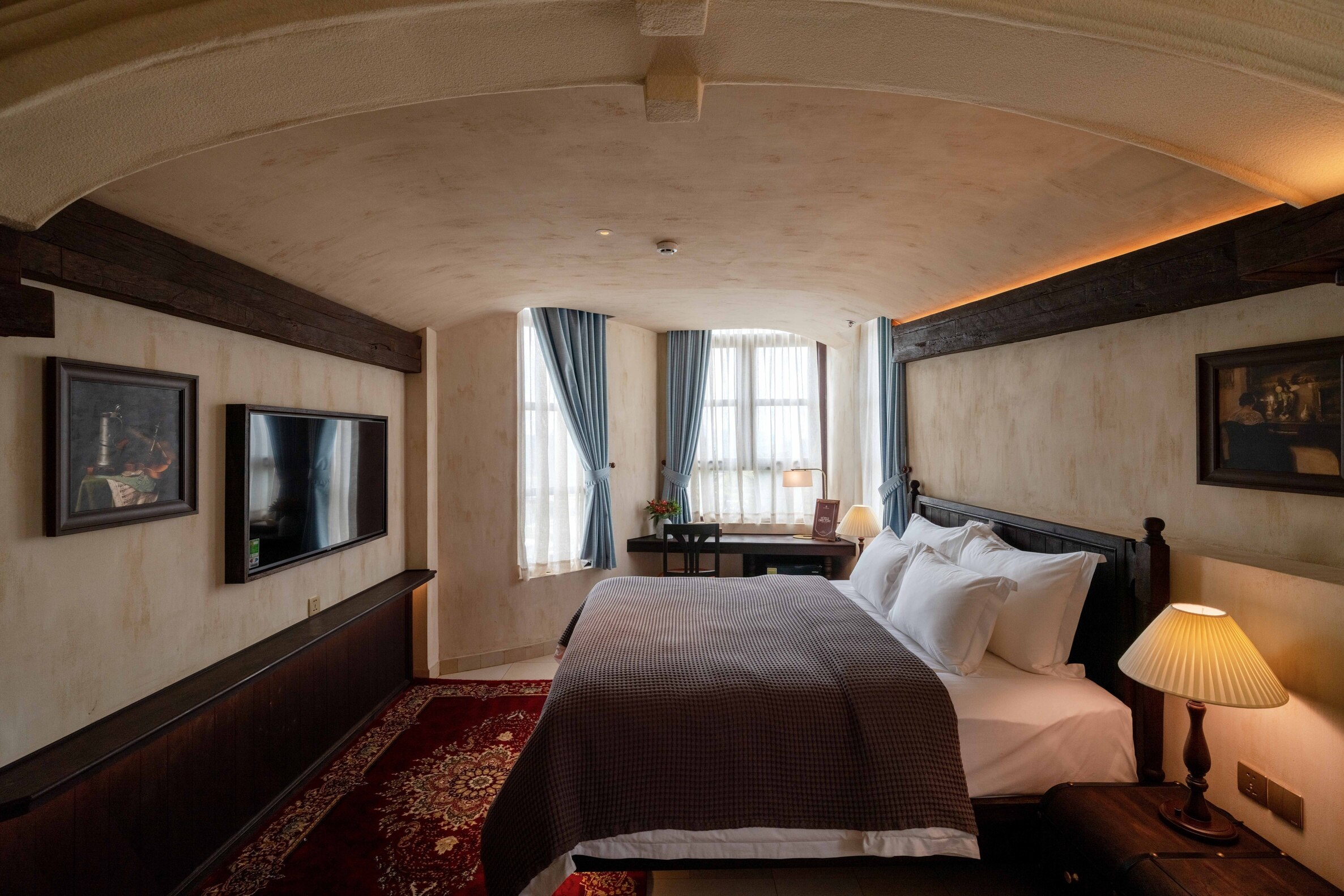 room detail thumbnail 1