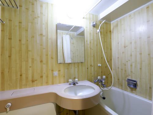 room detail thumbnail 1