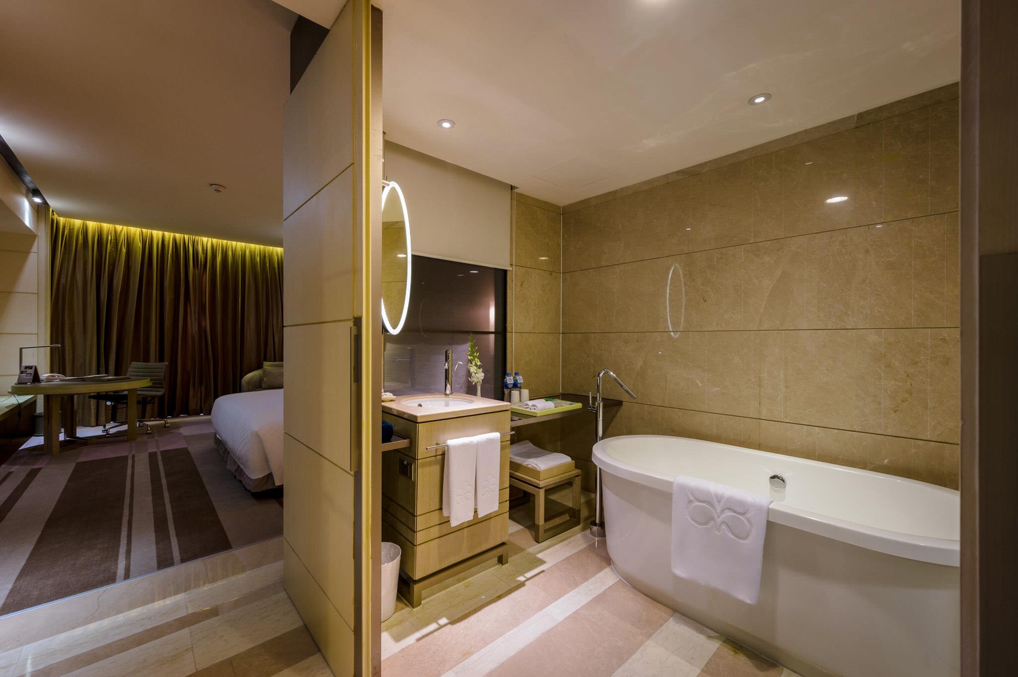 room detail thumbnail 2