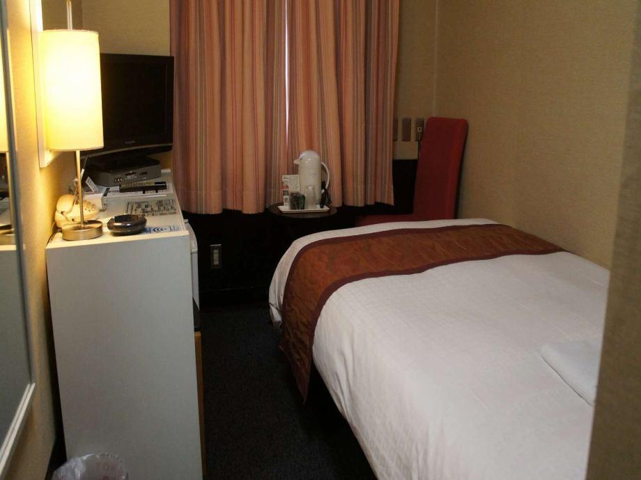room detail thumbnail 2