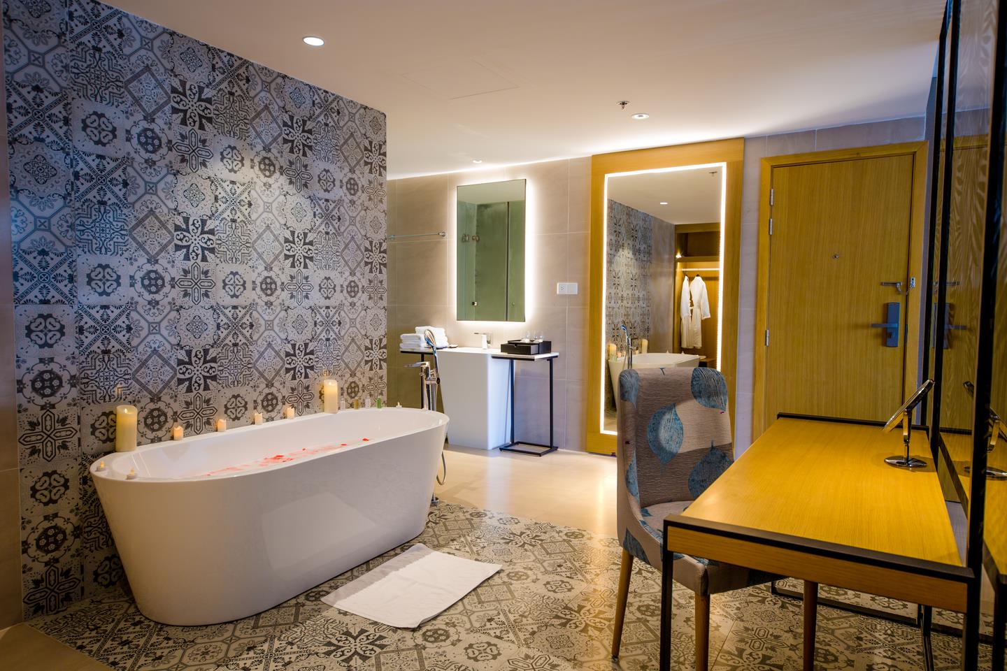 room detail thumbnail 0