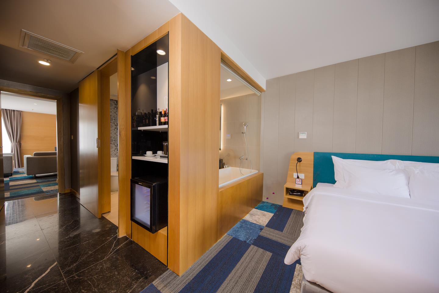 room detail thumbnail 0