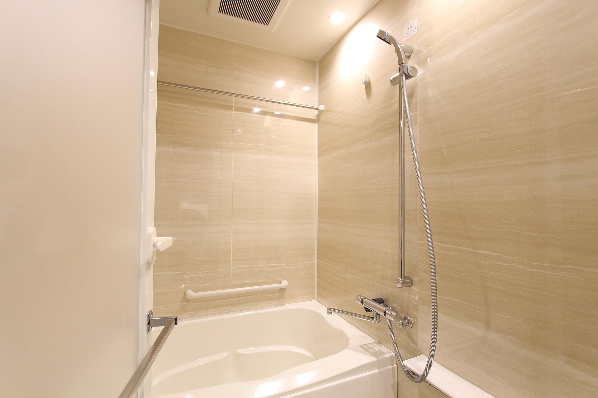 room detail thumbnail 1