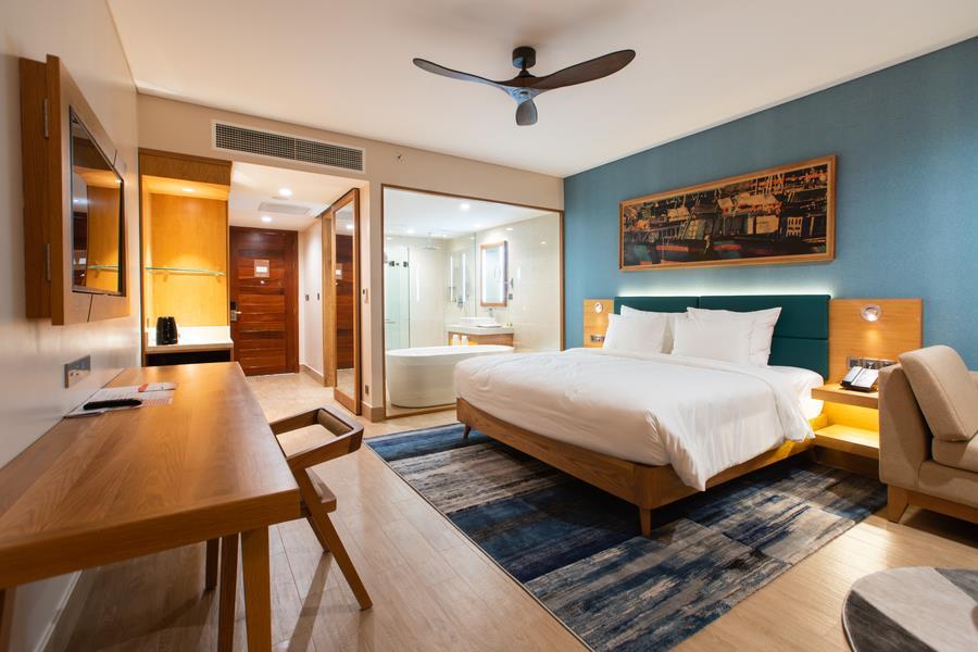 room detail thumbnail 2