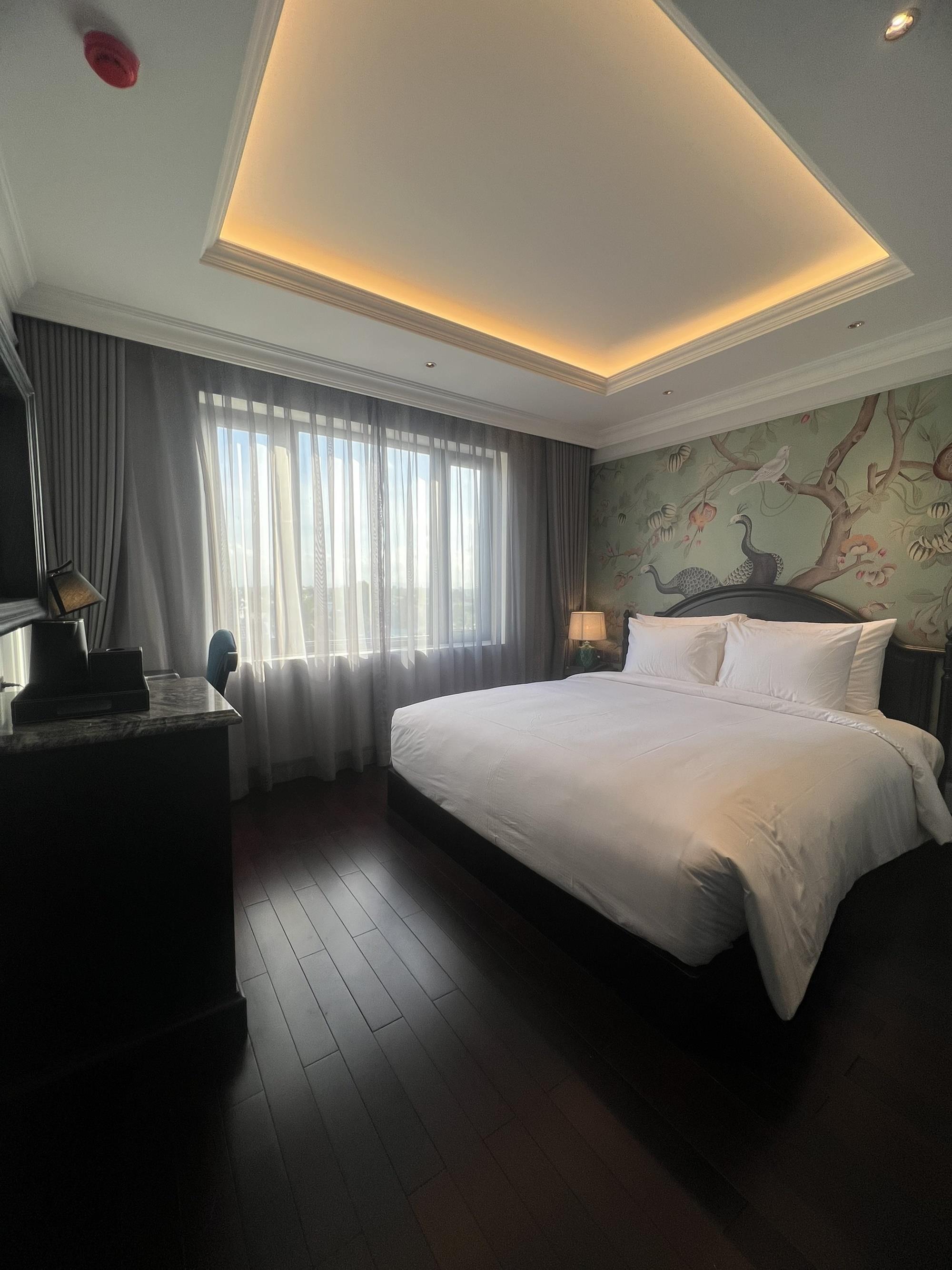 room detail thumbnail 1