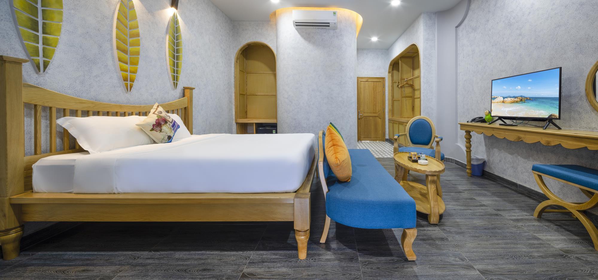 room detail thumbnail 0