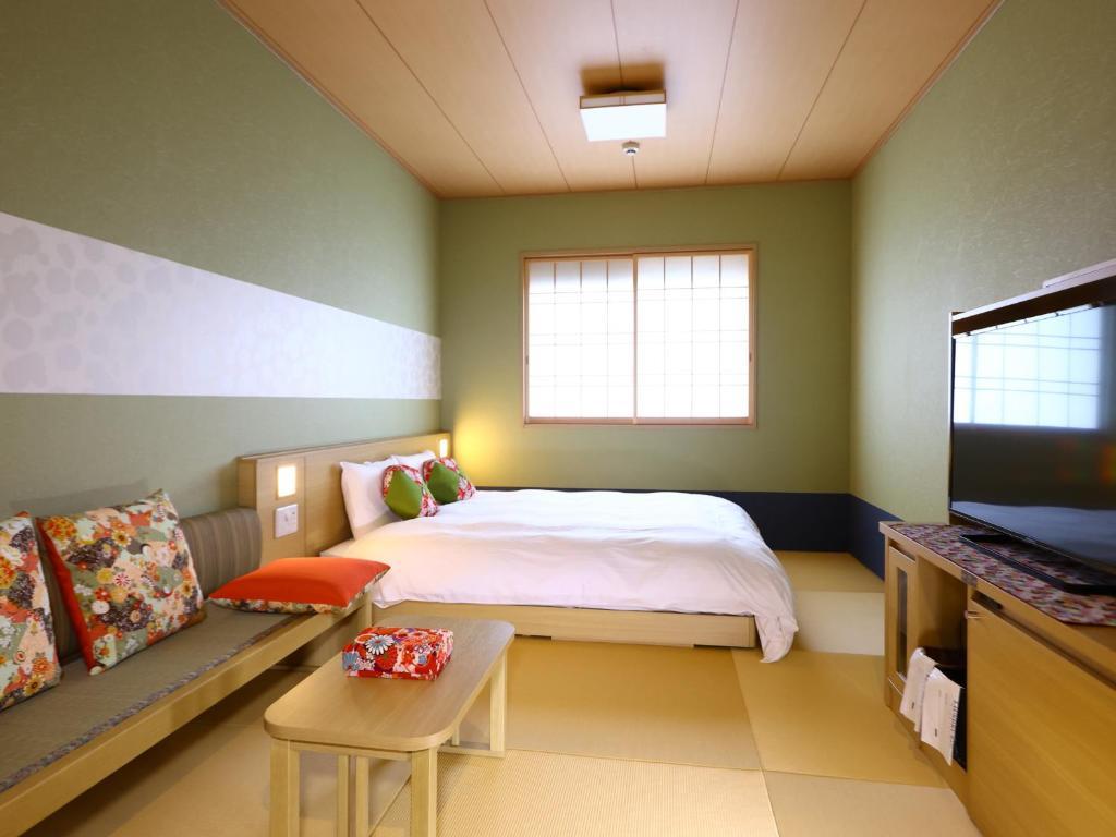 room detail thumbnail 1