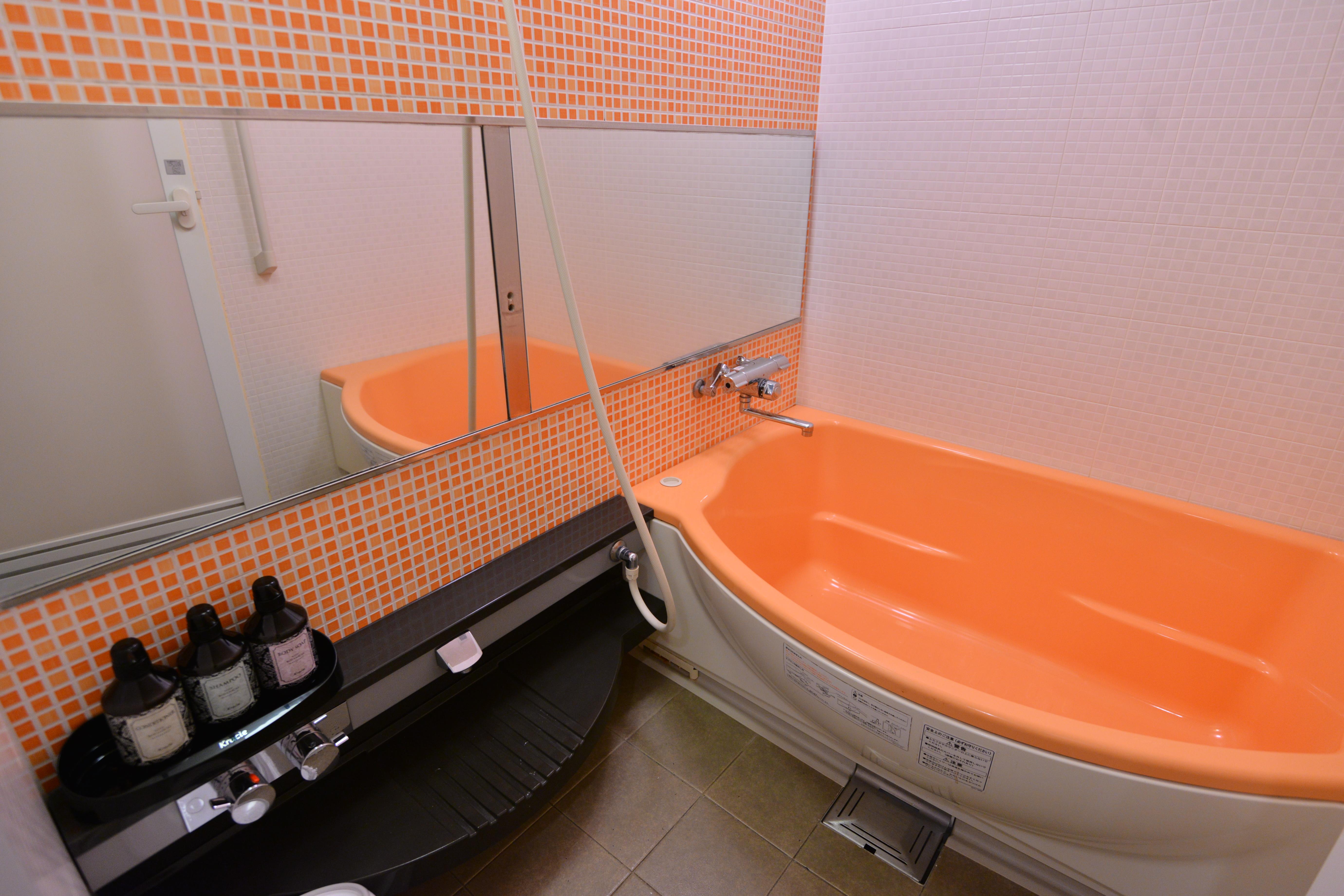 room detail thumbnail 2