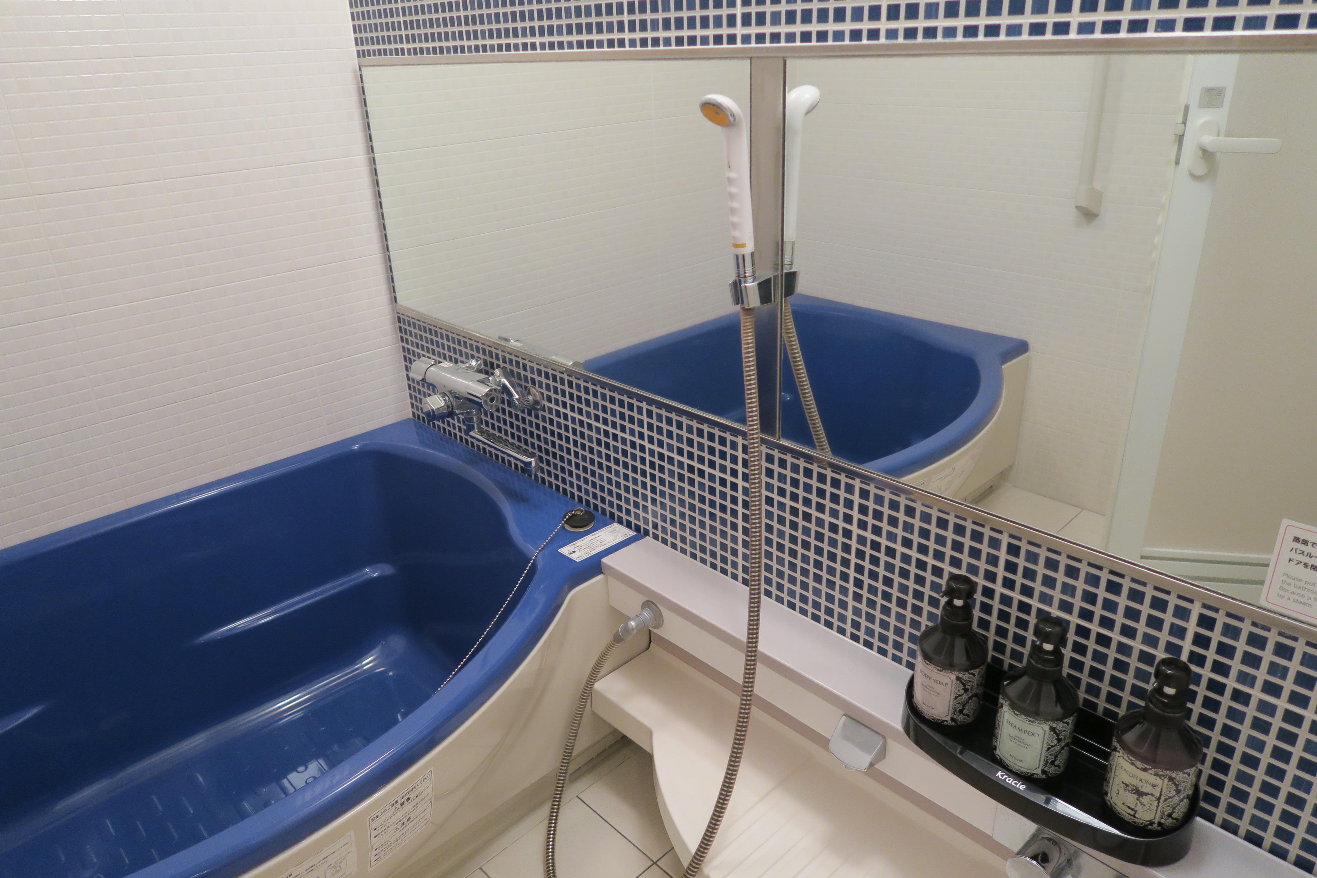 room detail thumbnail 1