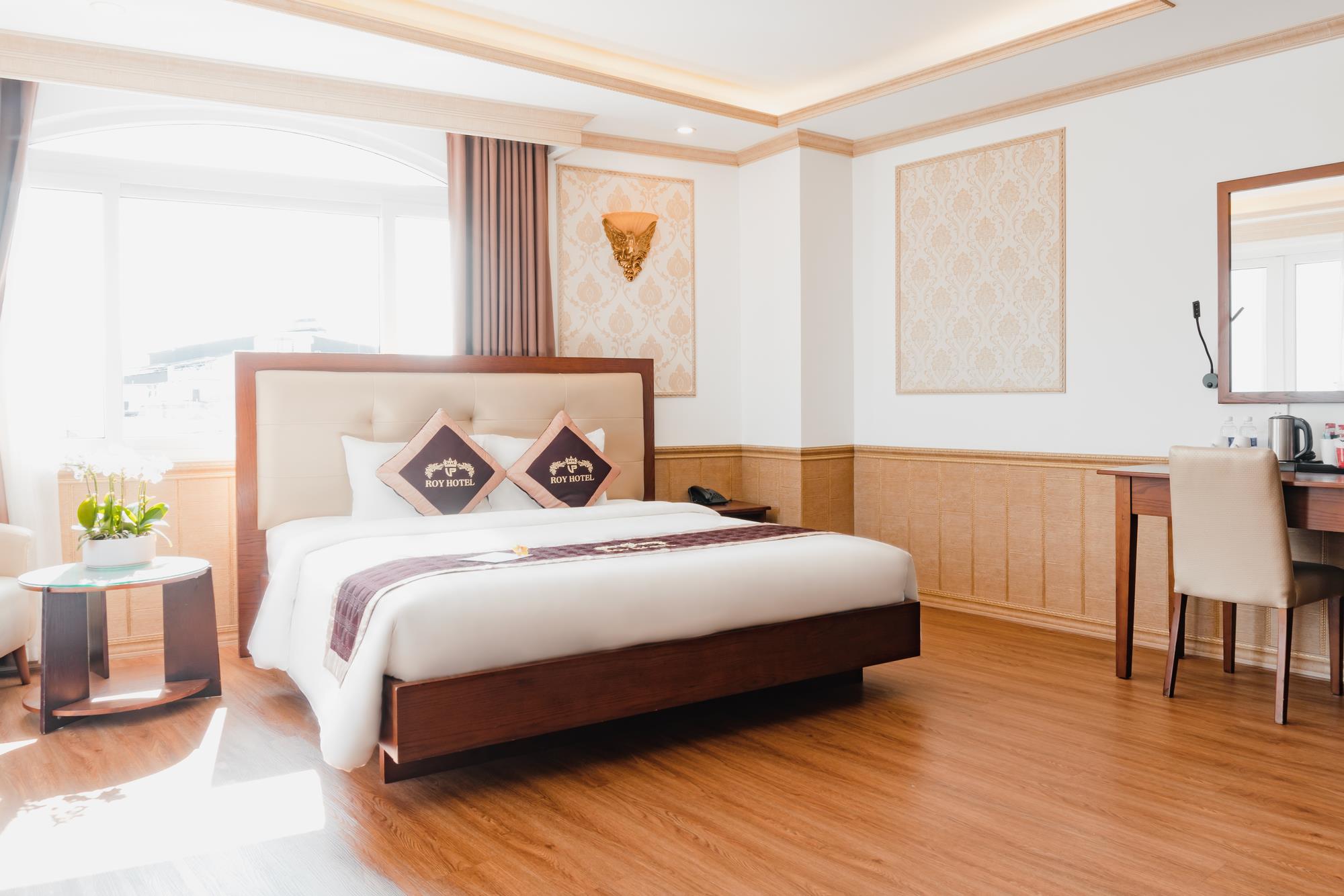 room detail thumbnail 0