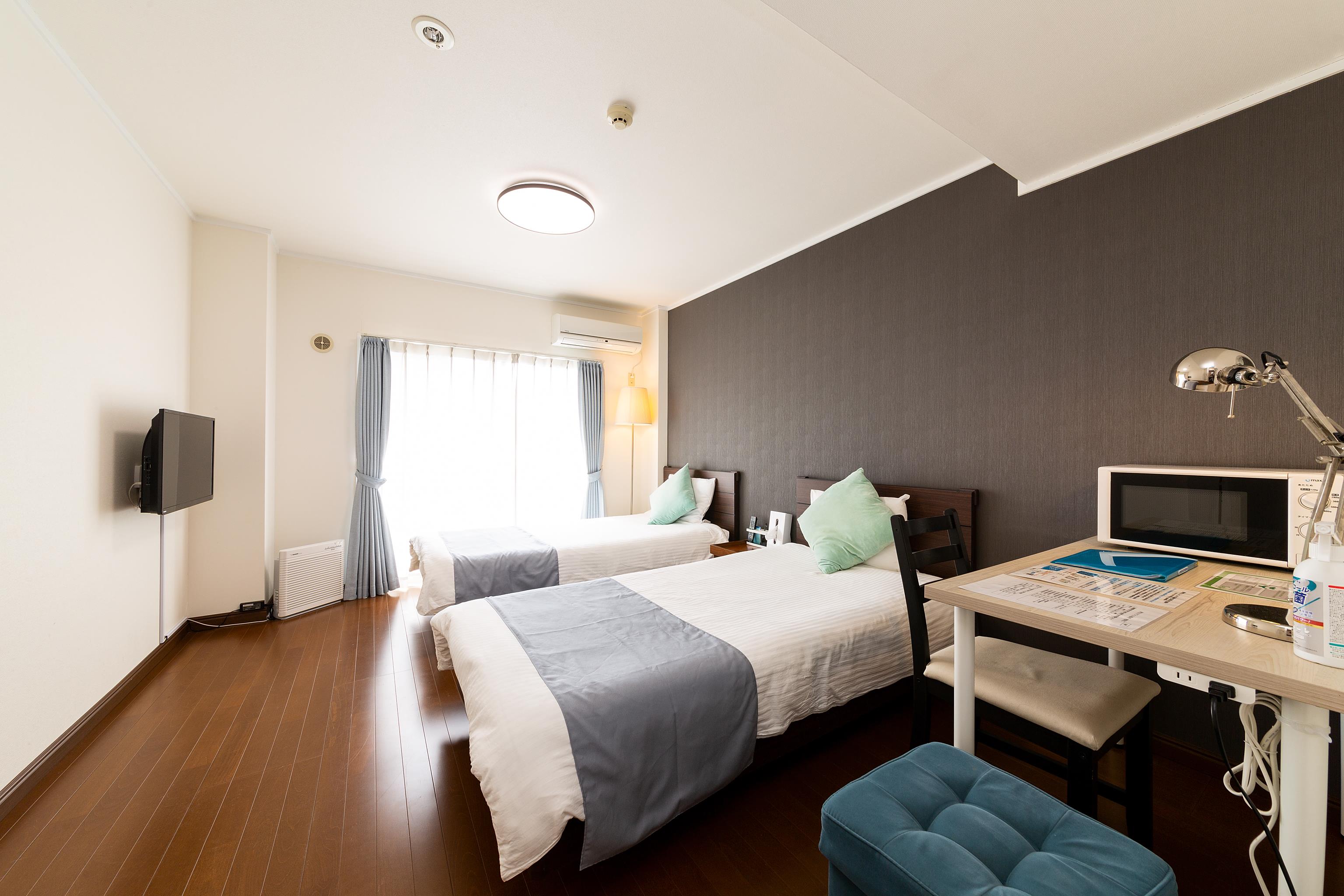 room detail thumbnail 1