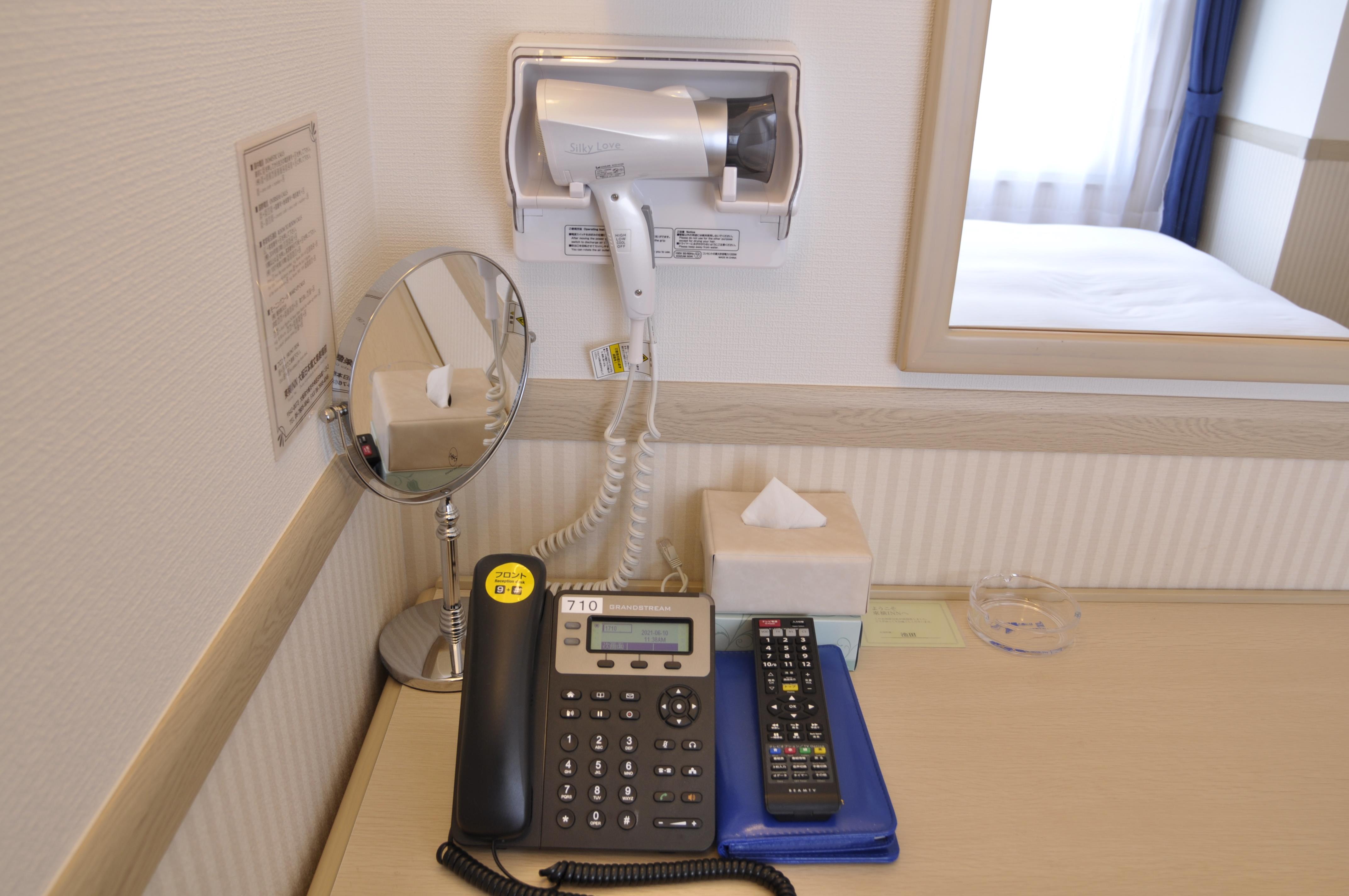 room detail thumbnail 2