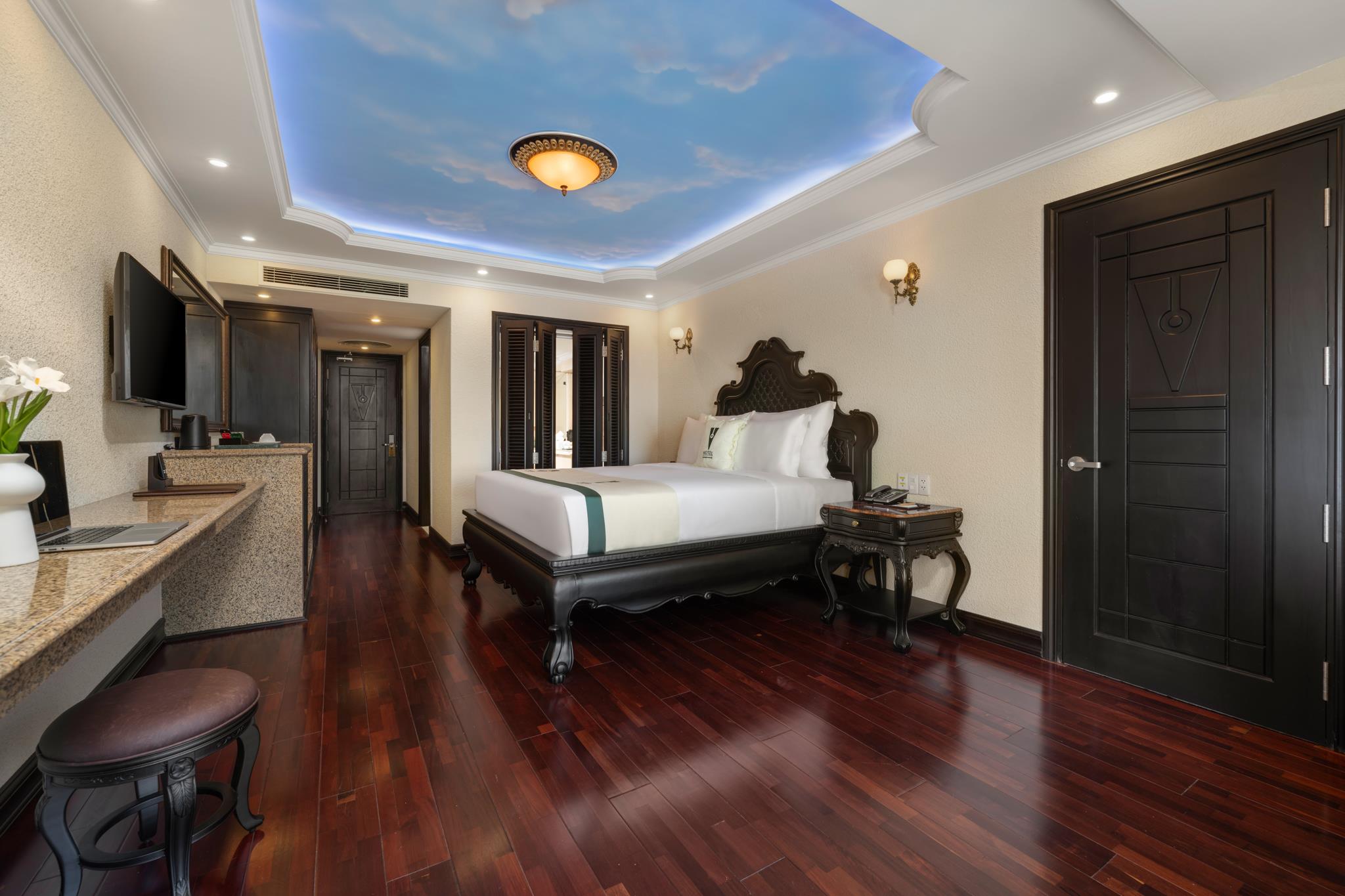 room detail thumbnail 2